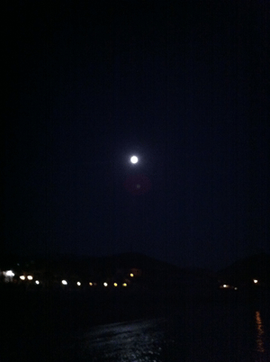 full-moon-of-sept-at-630am-its-the-light-that-we-have-and-still-lots-of-fish.gif